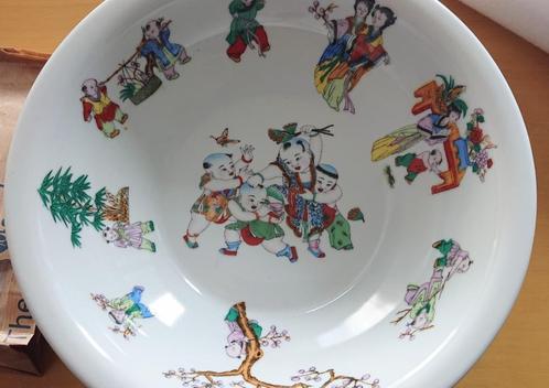 Chinese groote zwaare schaal, Antiek en Kunst, Antiek | Schalen, Ophalen of Verzenden