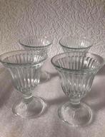 Glazen IJSCOUPE op voet x 4 - 14 cm hoogte, Huis en Inrichting, Keuken | Servies, Glas of Glazen, Ophalen of Verzenden, Overige stijlen