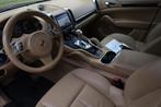 Porsche Cayenne 3.6 Platinum Edition Aut. | Schuif-Kanteldak, Automaat, Gebruikt, Beige, 3598 cc