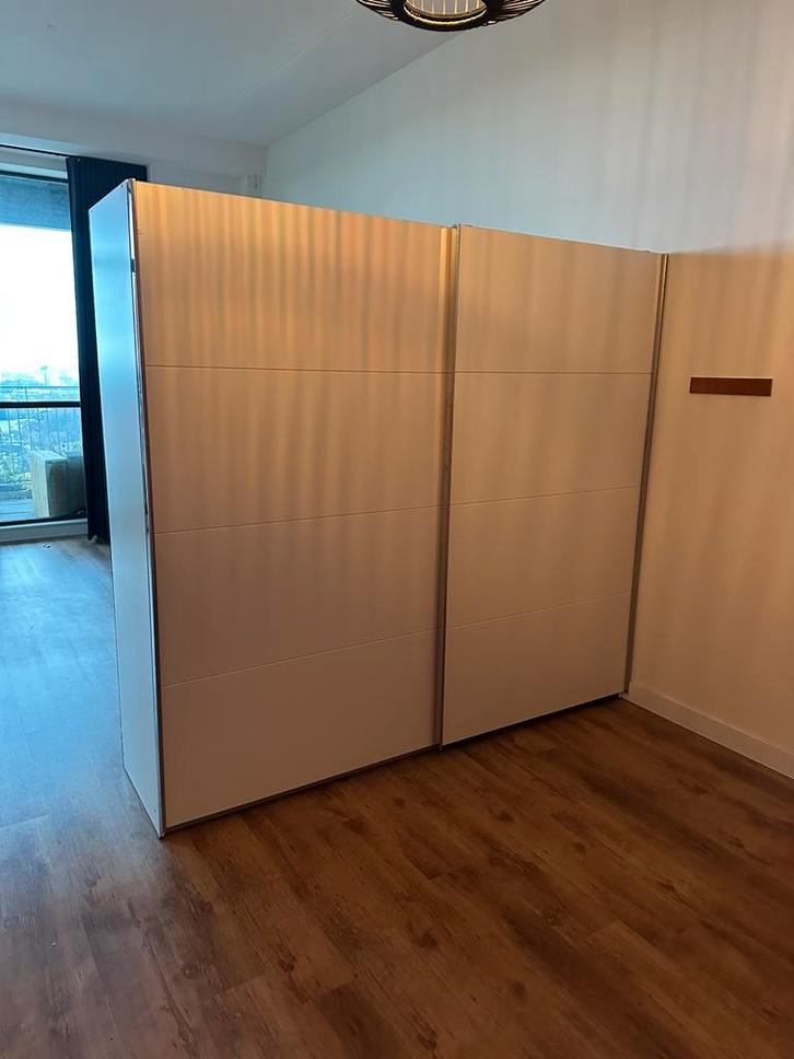 Kleding kast / linnen kast - gratis, Huis en Inrichting, Kasten | Kledingkasten, Zo goed als nieuw, 150 tot 200 cm, 50 tot 75 cm