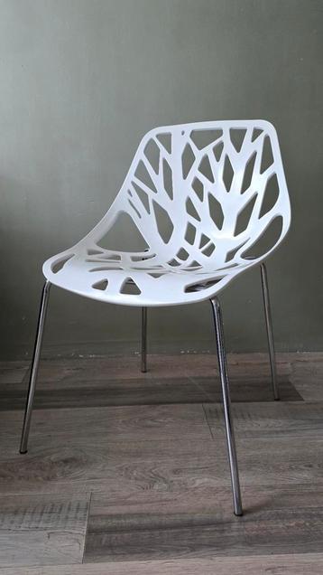 Witte kunststof designstoel (Tree Chair-stijl) beschikbaar voor biedingen