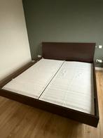 Bed donker hout 180x200cm incl. lattenbodems, Gebruikt, Bruin, Tweepersoons, 180 cm