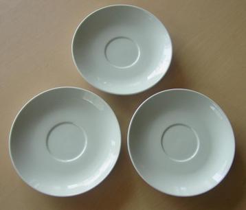 porseleinen schotel 14,7 cm. wit 3 stuks beschikbaar voor biedingen