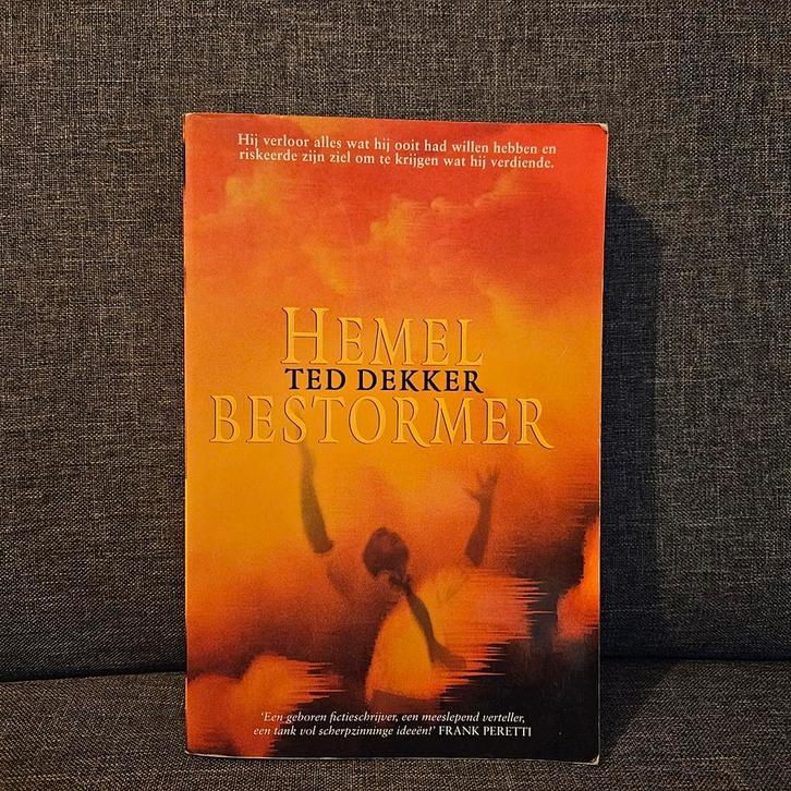 Theodore R. Dekker - Hemelbestormer, Boeken, Thrillers, Zo goed als nieuw, Ophalen of Verzenden
