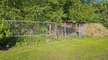 2 Hondenkennels | Gebruikte hondenkennel per stuk of samen. beschikbaar voor biedingen
