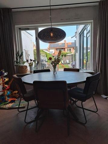 Leuke ronde eettafel Diameter 150 cm 5 a 6 persoons beschikbaar voor biedingen