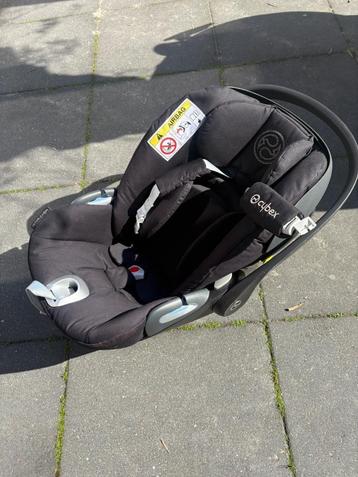Maxi cosi beschikbaar voor biedingen