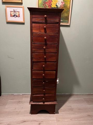 Kersen houten kast met 10 laadjes beschikbaar voor biedingen