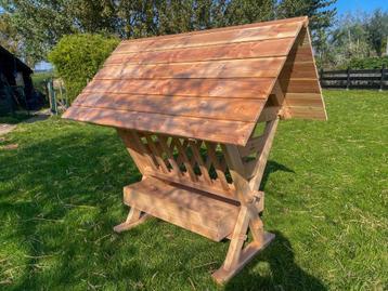 Hooiruif met dak beschikbaar voor biedingen