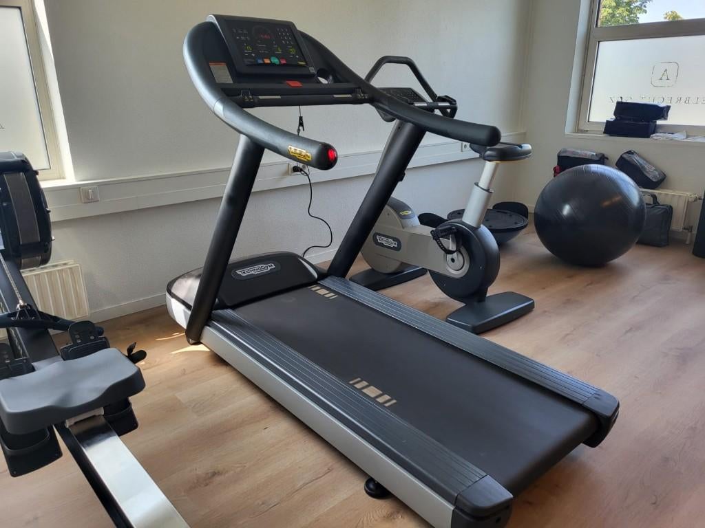 Bedrijf fitness  inrichting Technogym cardio kracht Matrix, Ophalen, Zo goed als nieuw, Benen, Overige typen