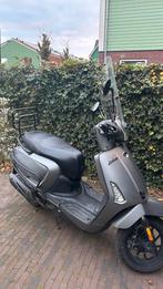 Kymco new like 2018- deluxe grijs - geel kenteken!, Fietsen en Brommers, Snorfietsen en Snorscooters, Ophalen, Gebruikt, Kymco