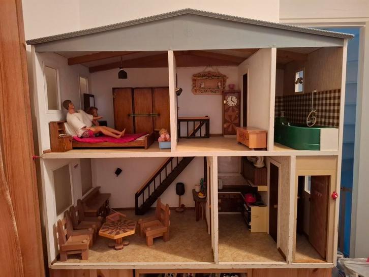 Mooi poppenhuis., Verzamelen, Poppenhuizen en Toebehoren, Gebruikt, Poppenhuis, Ophalen