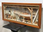 Prachtige diorama vitrine kijkkast boot werkplaats, Hobby en Vrije tijd, Modelbouw | Boten en Schepen, Ophalen, Zo goed als nieuw