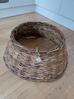 Mooie rieten mand voor kerstboom, Ophalen, Mand, Rond, Nieuw