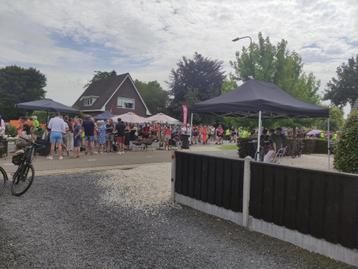 Party tent en meer beschikbaar voor biedingen