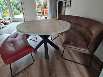 Eikenhouten eettafel 125 cm met matrix poot beschikbaar voor biedingen