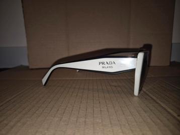 Prada milano zonnebril  beschikbaar voor biedingen