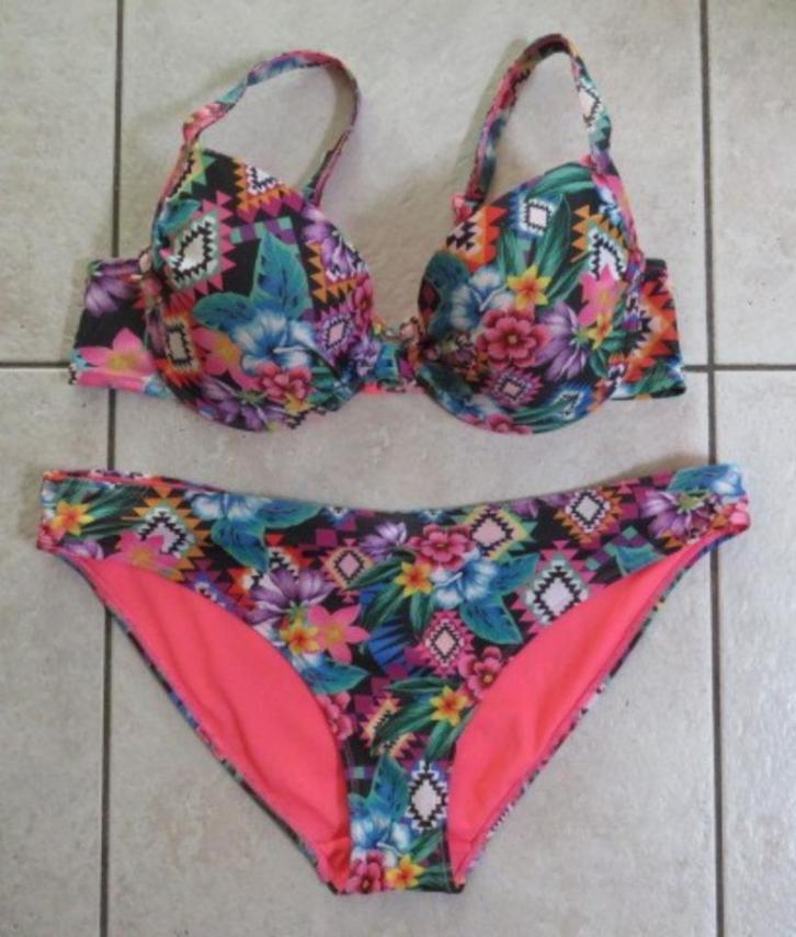 Zgan fleurige bikini met beugelcups maat 46-48 cup D, Kleding | Dames, Badmode en Zwemkleding, Zo goed als nieuw, Bikini, Ophalen of Verzenden