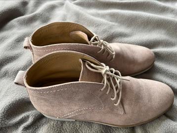 Halfhoge veterschoenen Durea Maat 6 (39) beschikbaar voor biedingen