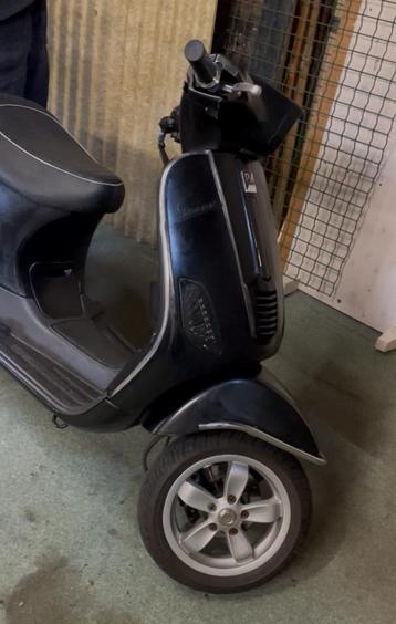 nette Vespa lx 50 beschikbaar voor biedingen