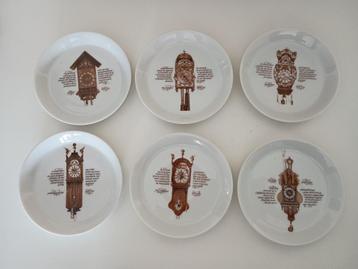 set 6 gebakschotels met klokken decor. Mitterteich  beschikbaar voor biedingen