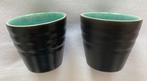 2 zwart turquoise bekers 7 cm hoog, Huis en Inrichting, Ophalen of Verzenden, Zo goed als nieuw, Overige stijlen, Kop(pen) en/of Schotel(s)