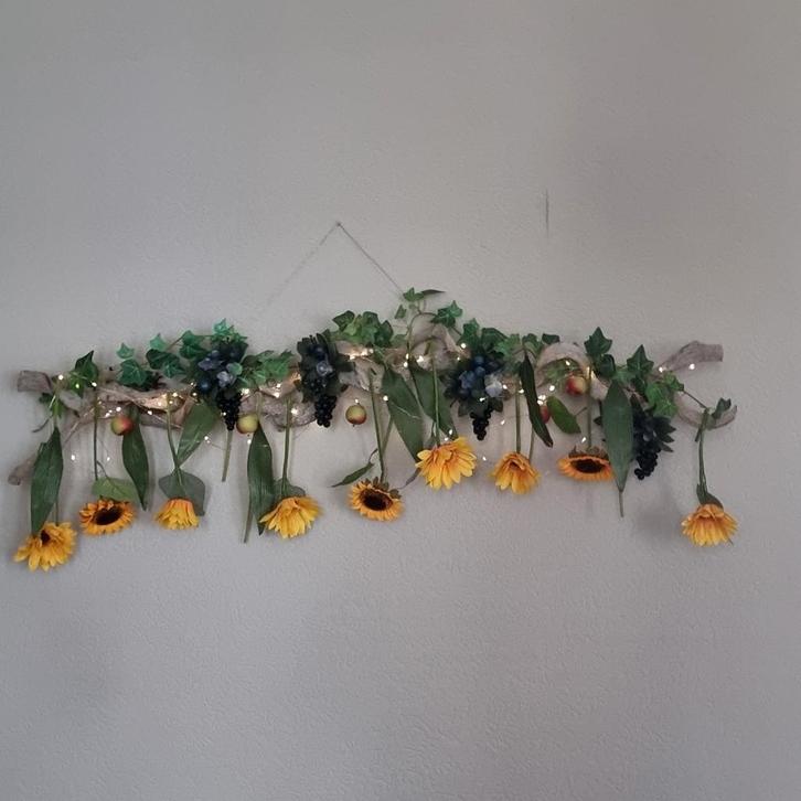Unieke muurhanger met lichtjes, Huis en Inrichting, Woonaccessoires | Kransen, Zo goed als nieuw, Ophalen