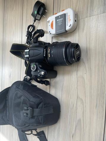 NIKON D5000 incl lense 18-55mm hoes  beschikbaar voor biedingen
