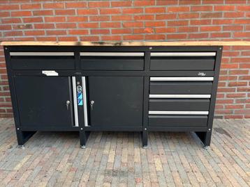 Werkbank ijzer beschikbaar voor biedingen