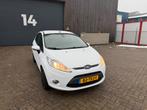 Ford Fiësta 1.6 Tdci 5DR 2012 Wit nette auto rijd top, Auto's, Voorwielaandrijving, Zwart, 96 €/maand, Wit