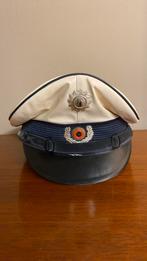 Schirmmütze militaire pet duitsland  wit, Verzamelen, Verzenden, Duitsland, Embleem of Badge