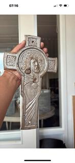 Keltisch metalen kruis met Jezus afbeelding, Antiek en Kunst, Antiek | Religie, Ophalen of Verzenden