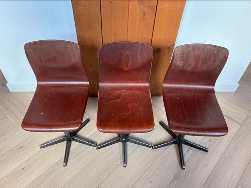 3 vintage schoolstoeltjes met metalen onderstel, Kinderen en Baby's, Kinderkamer | Tafels en Stoelen, Zo goed als nieuw, Stoel(en)
