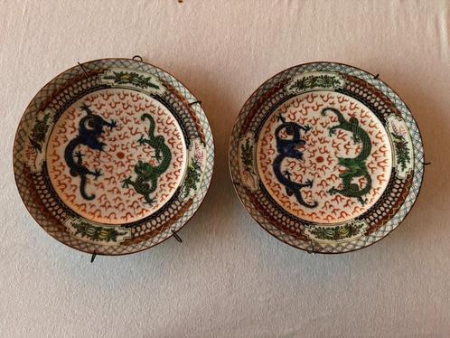 2 x Antiek Chinees porseleinen bord met dubbele draak, Antiek en Kunst, Antiek | Porselein, Ophalen of Verzenden