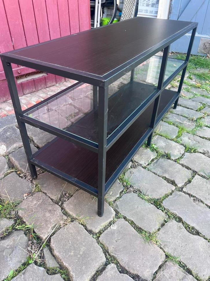 Kastje stalen frame met glasplaat., Huis en Inrichting, Tafels | Sidetables, Zo goed als nieuw, 25 tot 50 cm, 50 tot 100 cm, Rechthoekig