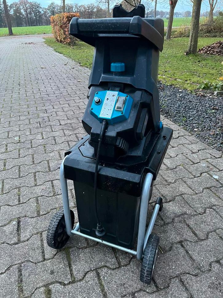 Hakselaar / Houtversnipperaar - Zo goed als nieuw!, Tuin en Terras, Hakselaars, Zo goed als nieuw, Elektrisch, Met opvangbak, Ophalen of Verzenden