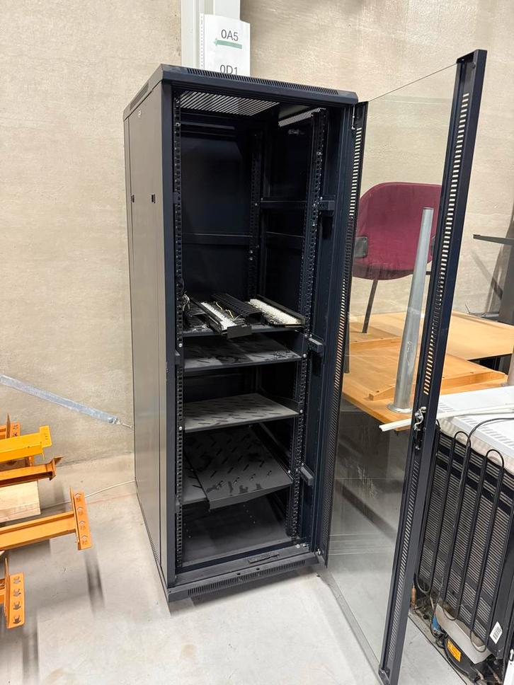 Serverkast - Ideaal voor netwerkapparatuur, Computers en Software, Serverkasten, Gebruikt, Glas, Geperforeerd, Ophalen