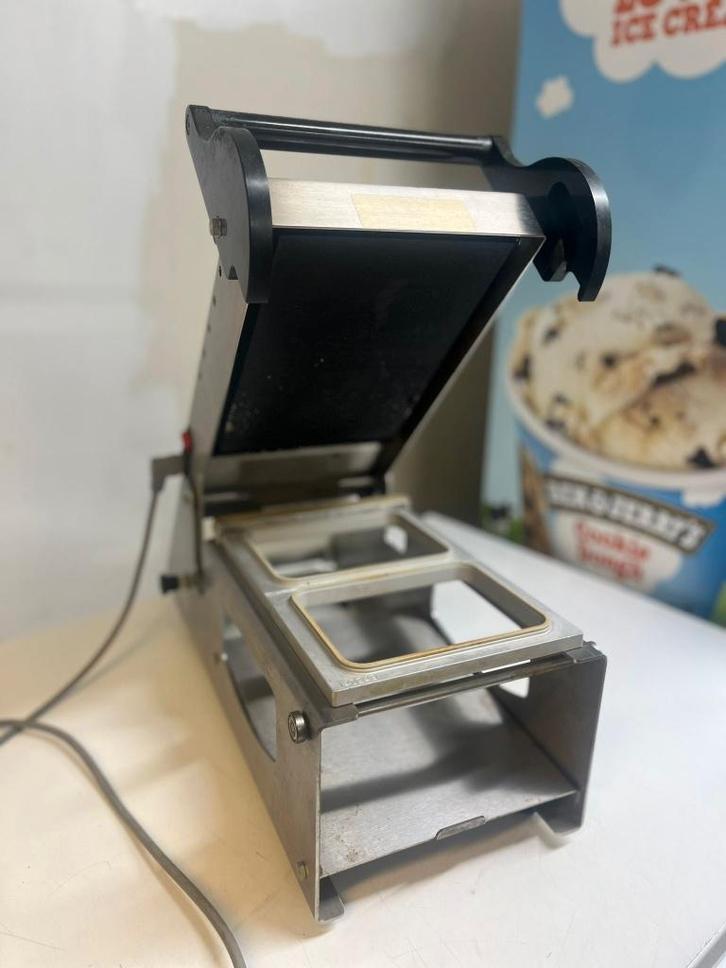 Duni Duniform DF10 Sealapparaat + 2 Matrijzen, Zakelijke goederen, Horeca | Keukenapparatuur, Overige typen, Gebruikt, Ophalen of Verzenden