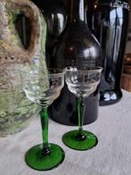 Leerdam, 2 vintage glaasjes met een groen voetje, setprijs;, Ophalen of Verzenden