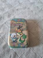Pokemon TCG Celebrations Mini Tin 'Oshawott' (NEW), Ophalen of Verzenden, Nieuw, Overige typen
