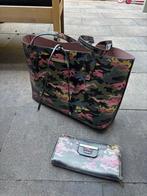 Guess Camouflage Shopper met Portemonnee, Sieraden, Tassen en Uiterlijk, Tassen | Damestassen, Ophalen of Verzenden, Gebruikt