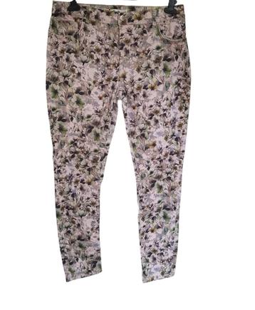 Mooie MISS ETAM stretch jeans broek met bladerprint maat 44. beschikbaar voor biedingen