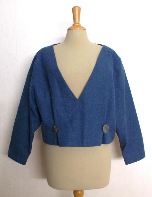 Aparte wollen handmade blauwe top/jasje! L, Kleding | Dames, Tops, Zo goed als nieuw, Maat 42/44 (L), Blauw, Lange mouw, Verzenden
