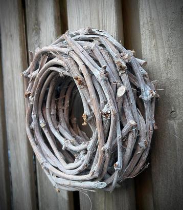 Decoratieve Krans van Takken beschikbaar voor biedingen