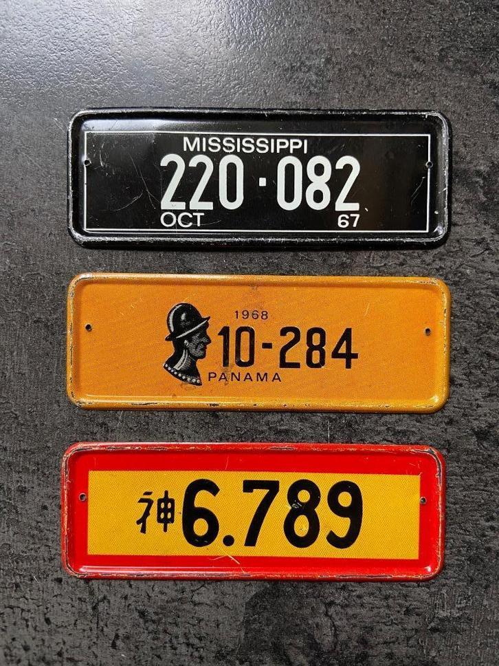 Verzamelplaatjes metaal Schildplaatjes Maple Leaf ML Kauwgom, Verzamelen, Overige Verzamelen, Gebruikt, Ophalen of Verzenden