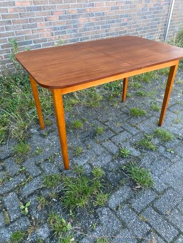 Deense afgeronde uitschuifbare ‘60 vintage design eettafel beschikbaar voor biedingen