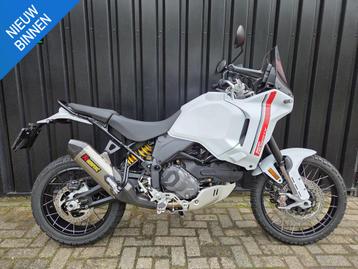 Ducati Desert X Akrapovic beschikbaar voor biedingen
