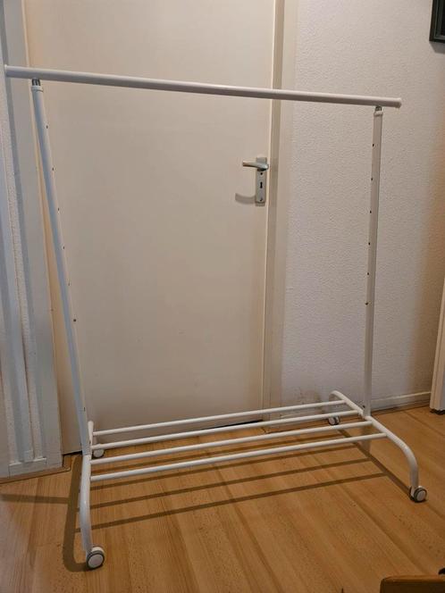 Ikea Rigga kledingrek, Kleding | Dames, Kledingrekken, Gebruikt, Met wielen, Ophalen