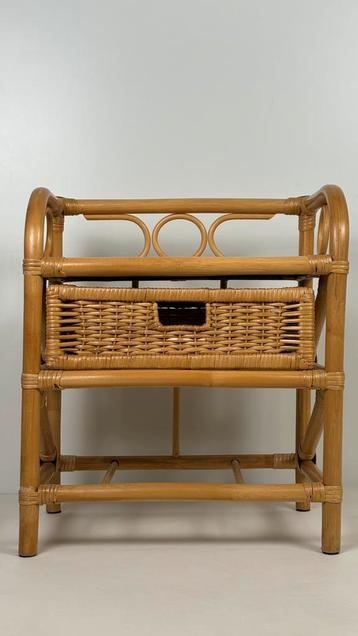 Rotan boho Ibiza Japandi bamboe vintage nachtkastje met lade beschikbaar voor biedingen