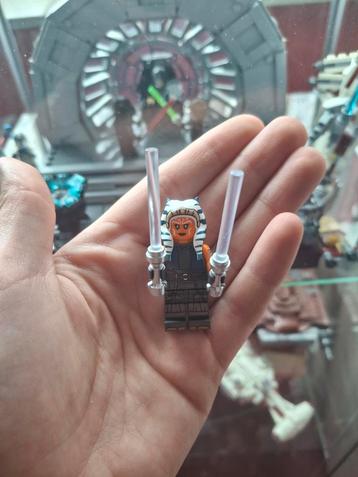 Lego Star Wars Ahsoka mini figure (twee lightsabers) beschikbaar voor biedingen